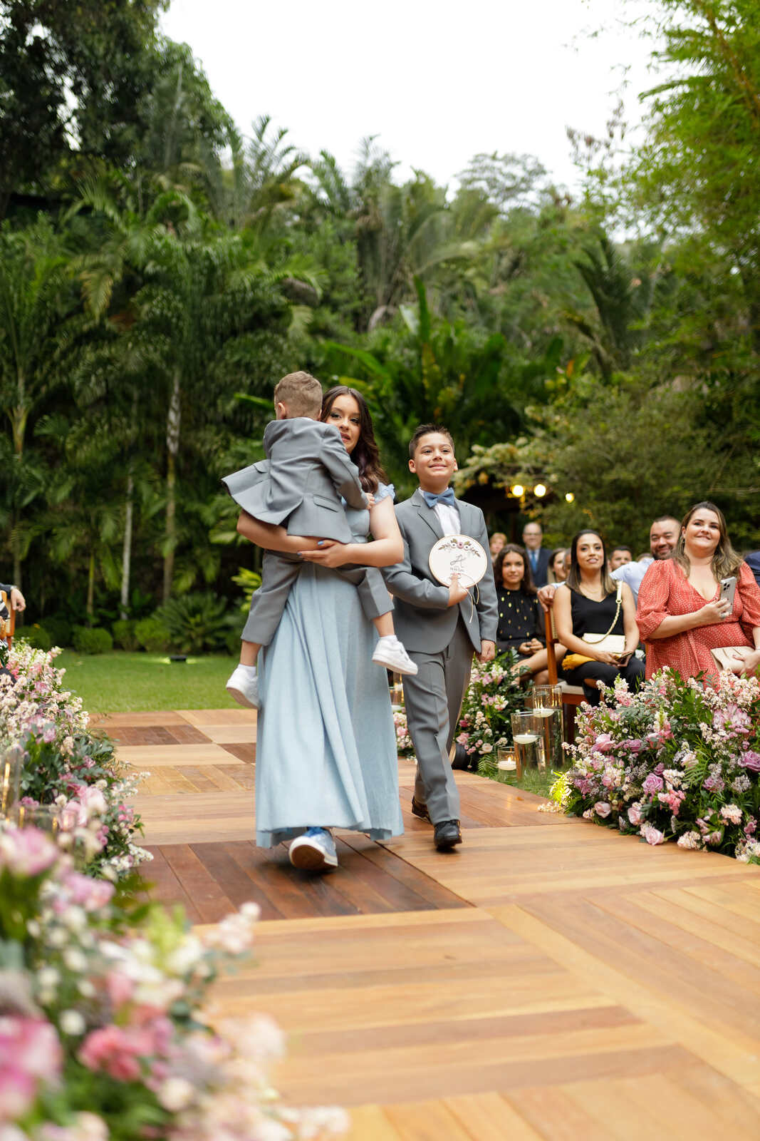 Casamento romântico aposta em pipoca, sorvete e alfajor