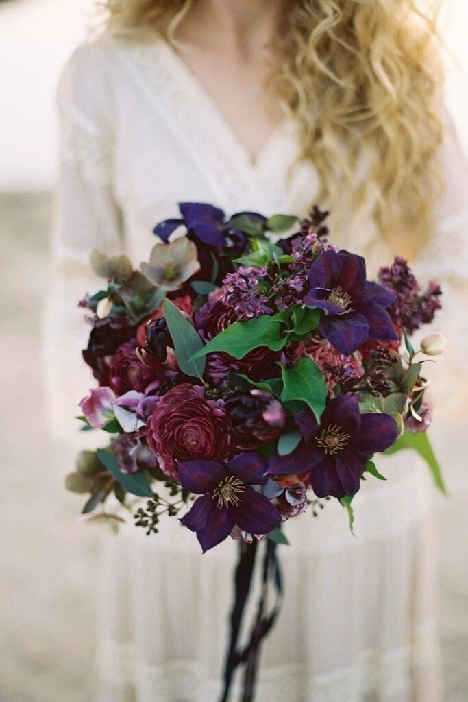 Casamento Roxo: +70 fotos de paleta, decoração e madrinhas