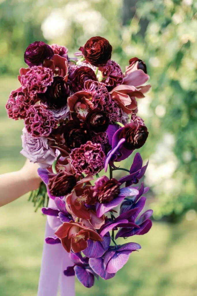 Casamento Roxo: +70 fotos de paleta, decoração e madrinhas