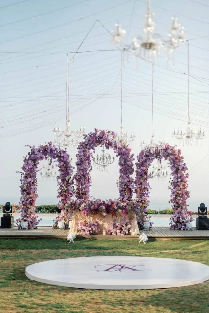 Casamento Roxo: +70 fotos de paleta, decoração e madrinhas