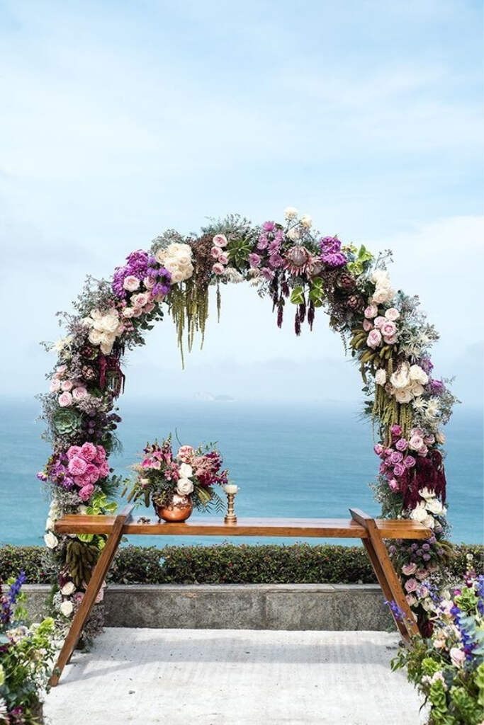 Casamento Roxo: +70 fotos de paleta, decoração e madrinhas