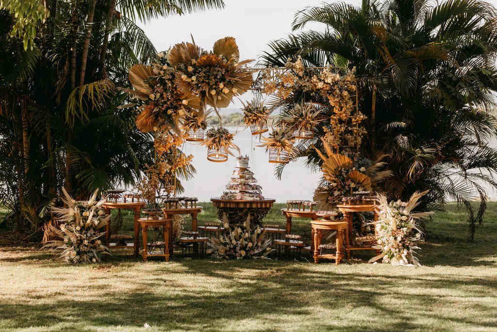 decoração boho rústica para casamento no campo