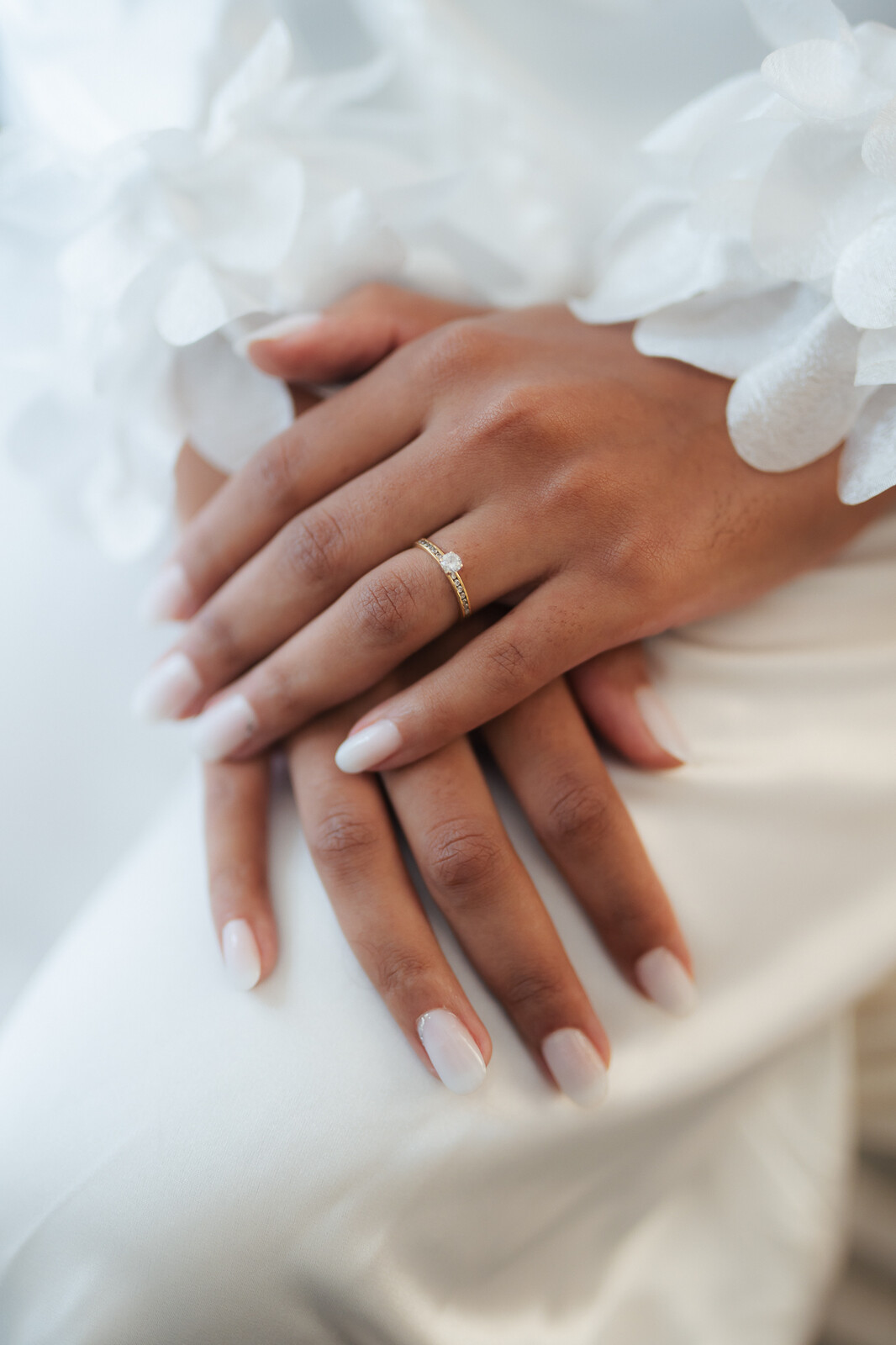 Casamento simples e elegante inspira com paleta verde