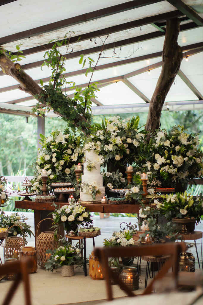 Casamento simples e elegante inspira com paleta verde