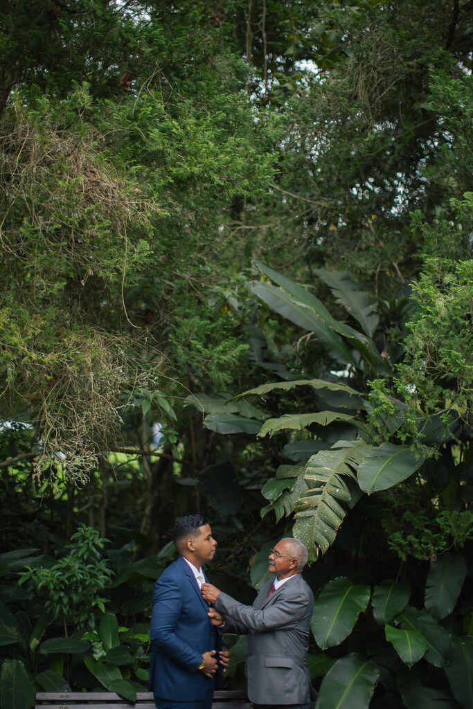 Casamento simples e elegante inspira com paleta verde