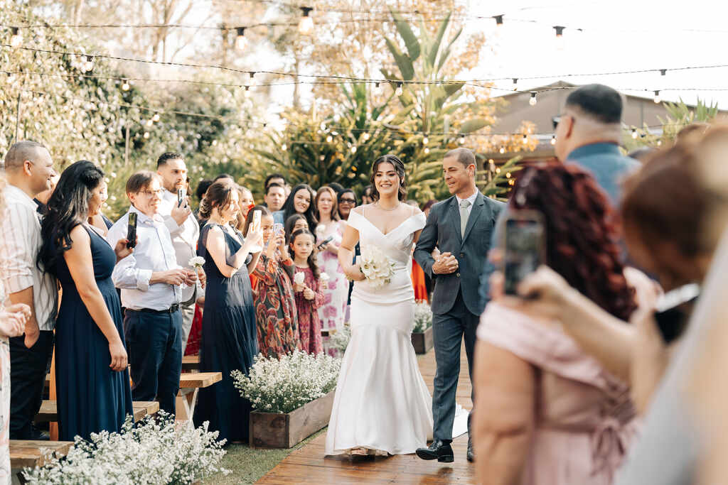 Casamento encantador com mães de vermelho na Villa Mantova