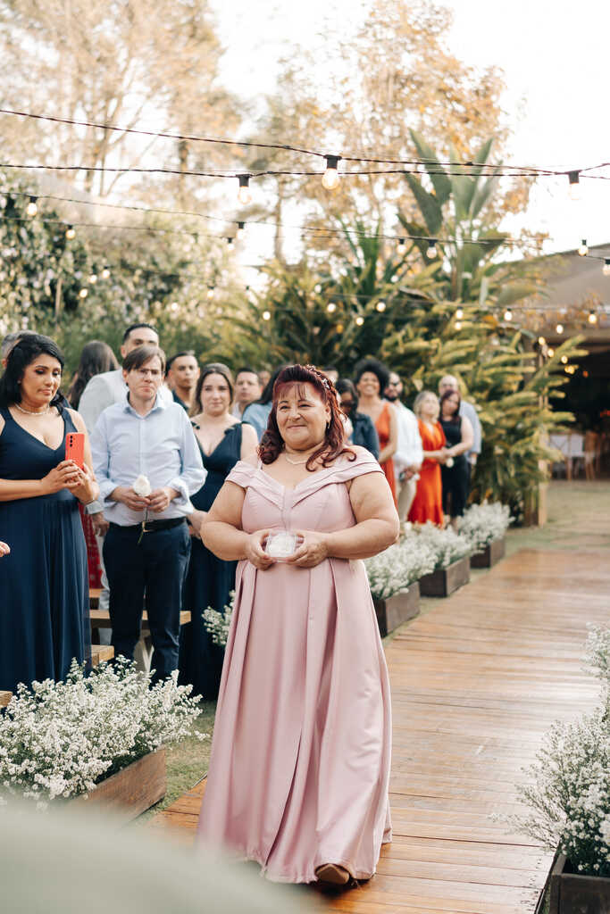 Casamento encantador com mães de vermelho na Villa Mantova