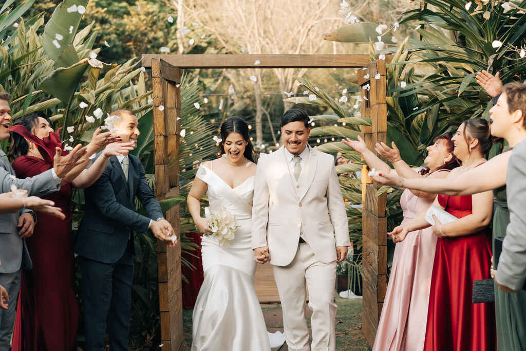 Casamento encantador com mães de vermelho na Villa Mantova