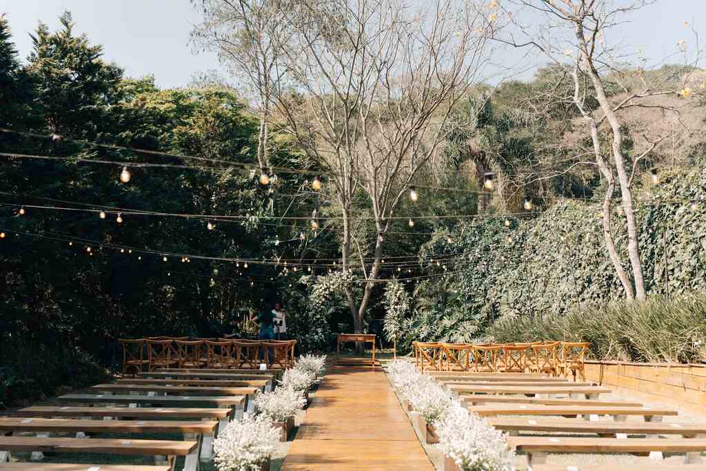 Casamento encantador com mães de vermelho na Villa Mantova