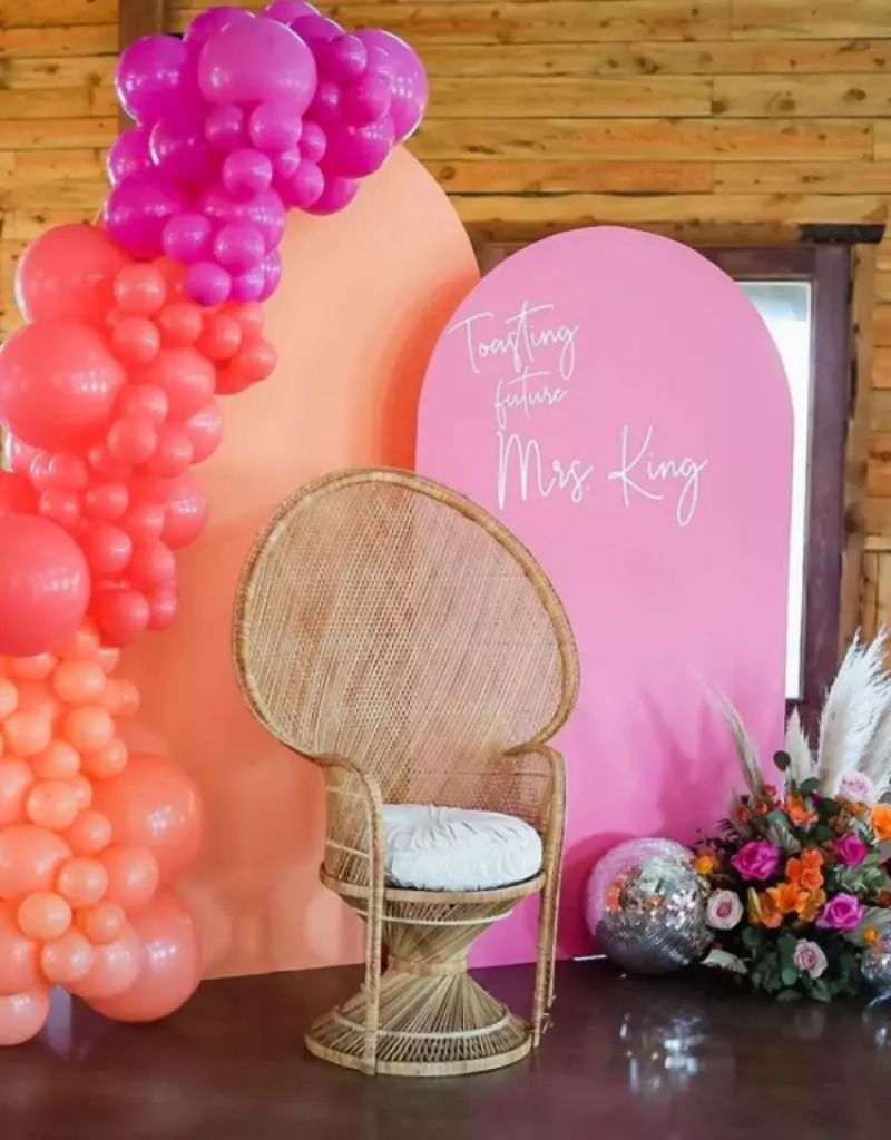 cadeira pavão para cantinho instagramável para fotos