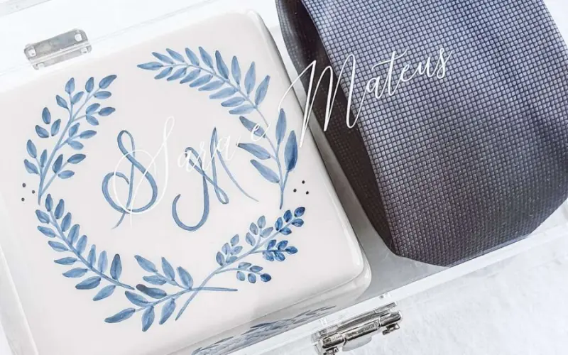 caixa de lembrancinha para padrinhos com gravata