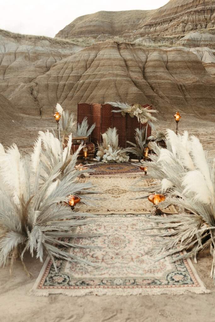 altar no deserto com capim dos pampas