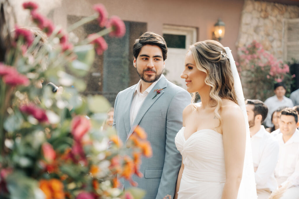 casal no altar