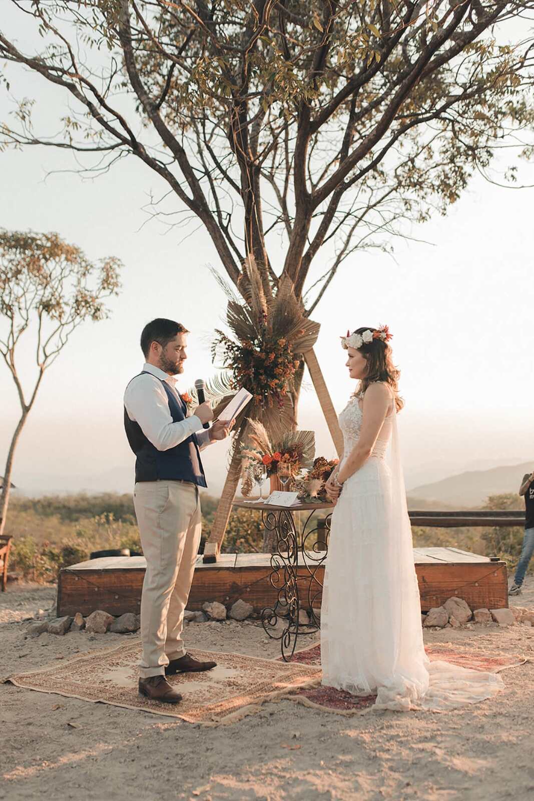 casal no altar