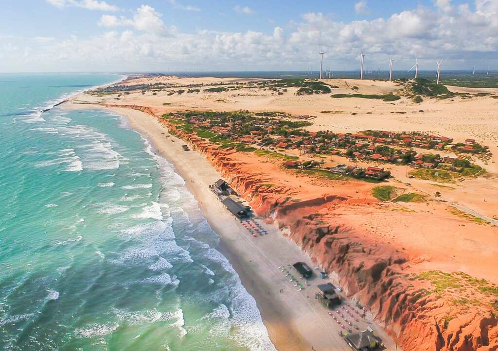 vista de cima de praia da canoa quebrada