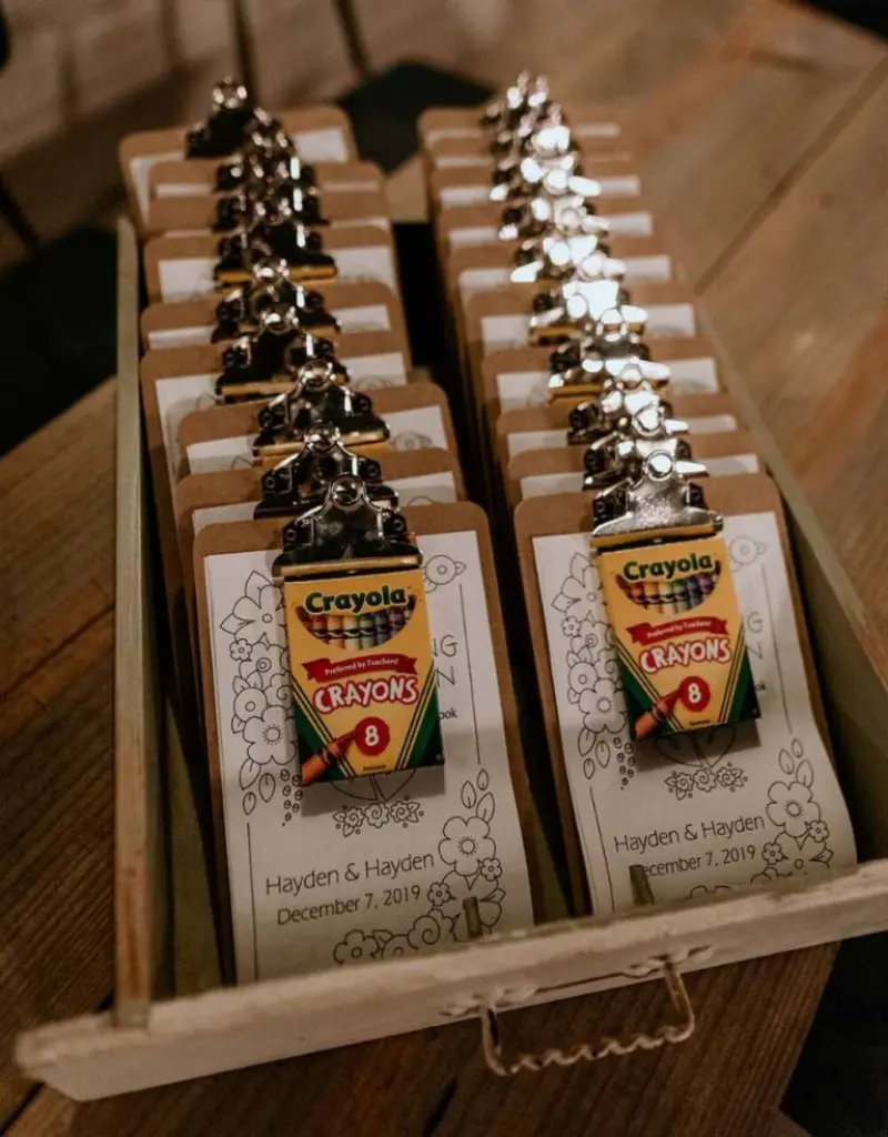 kit para colorir no casamento para crianças