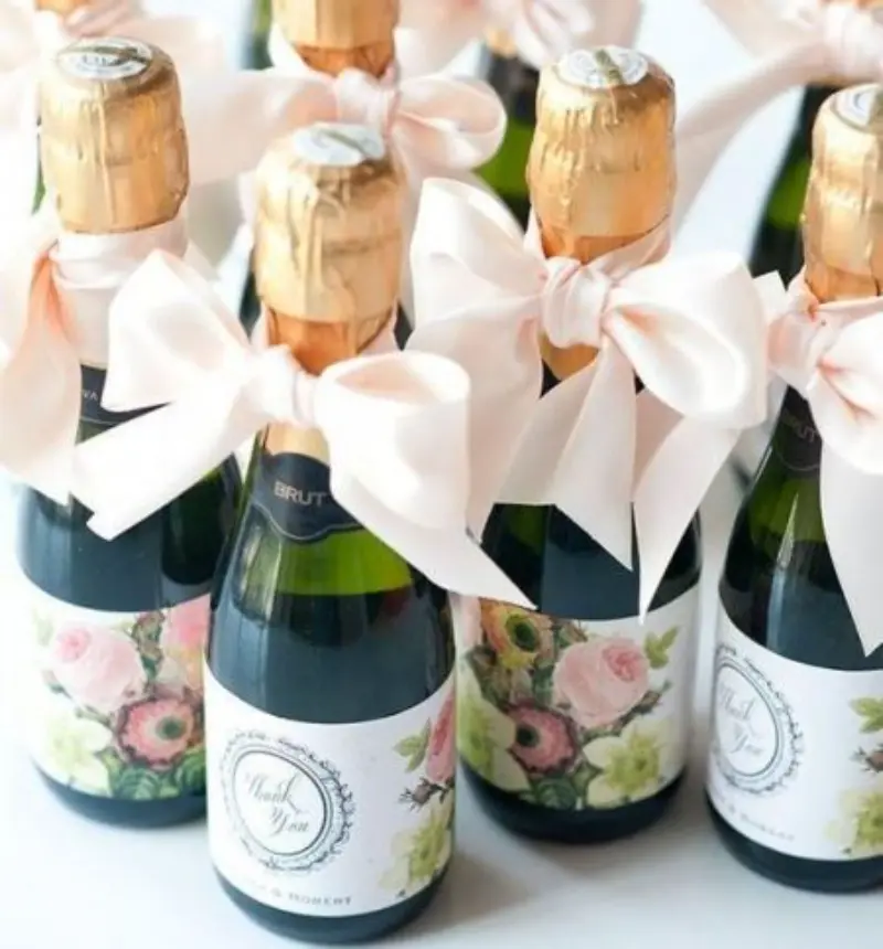 mini espumante com laço de cetim