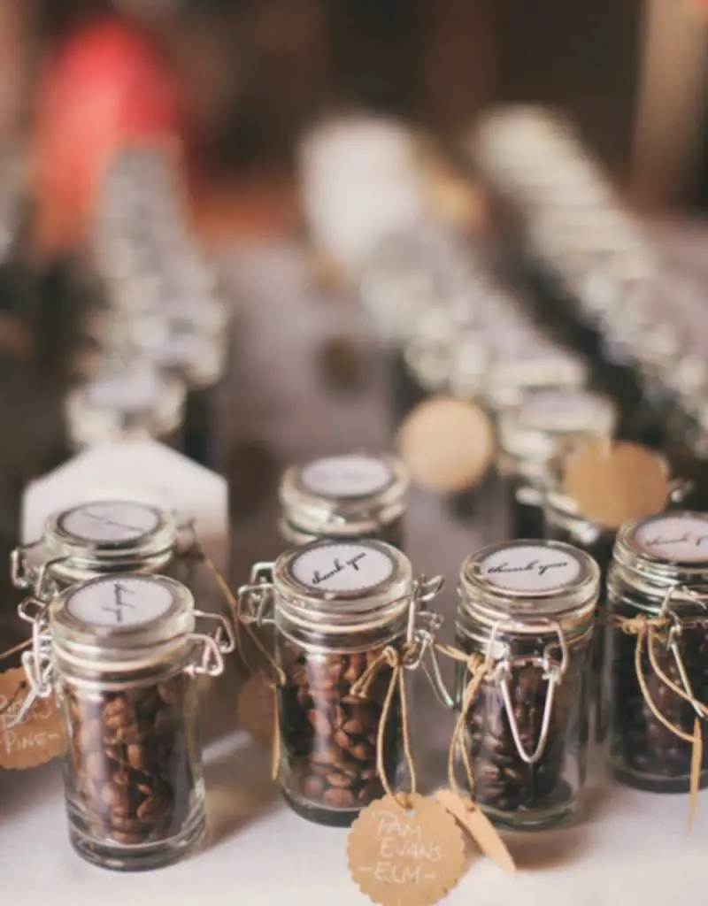 potinho com café artesanal para lembrancinha de casamento
