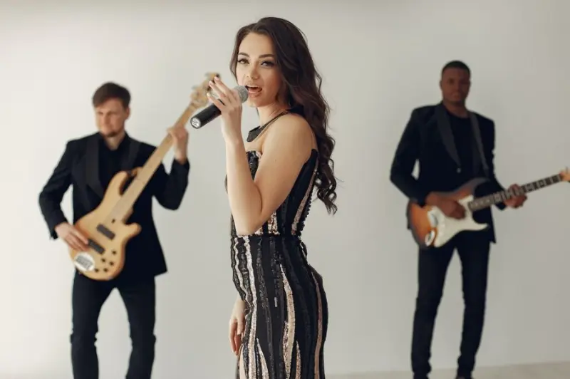 trio de banda de casamento com cantora