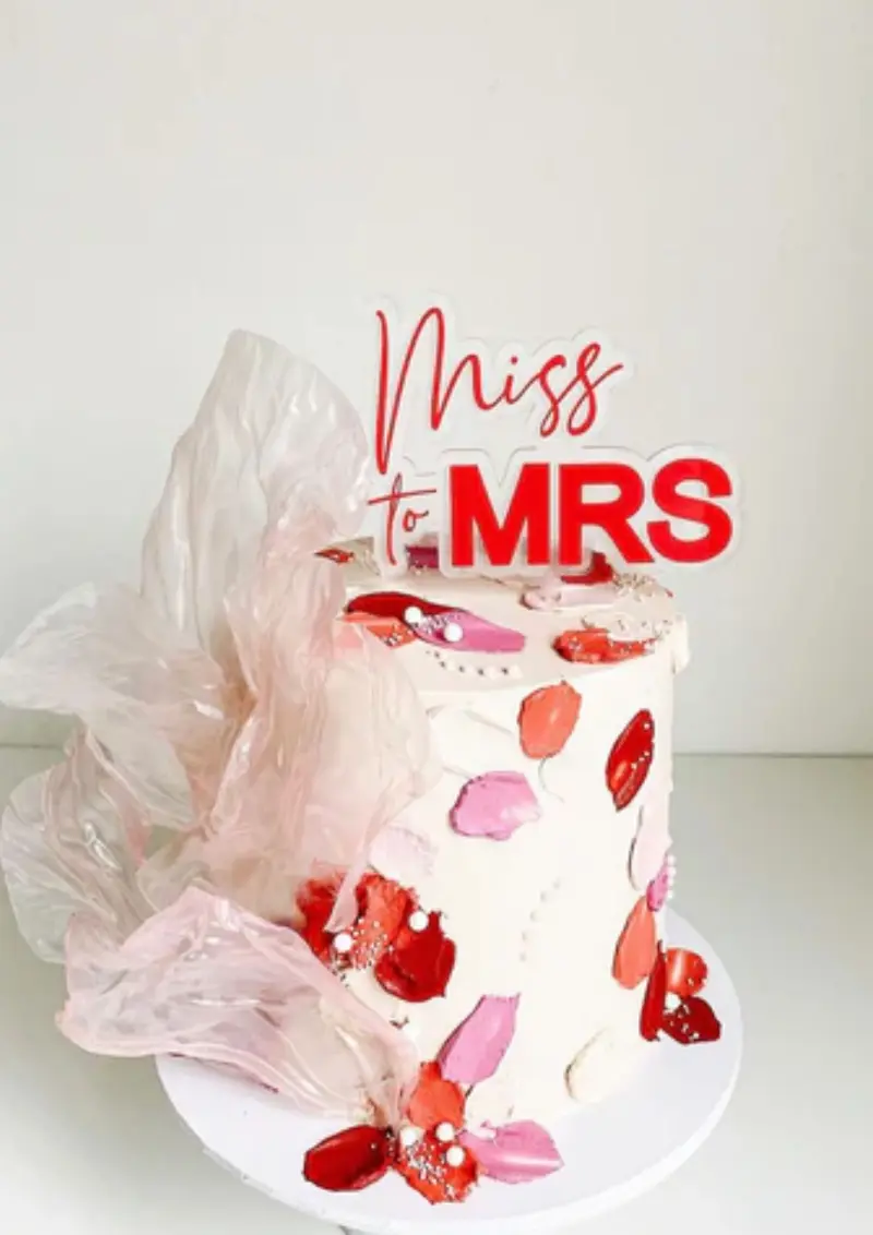 bolo de despedida de solteira com frase no topo
