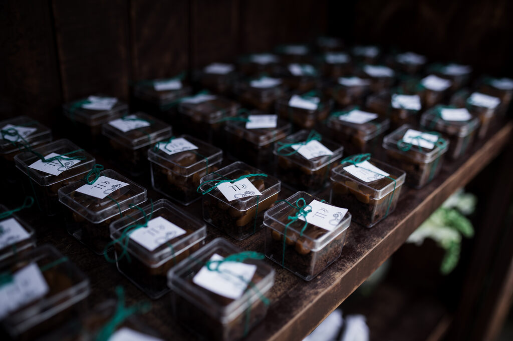 brownie em potinhos para lembrancinhas de casamento