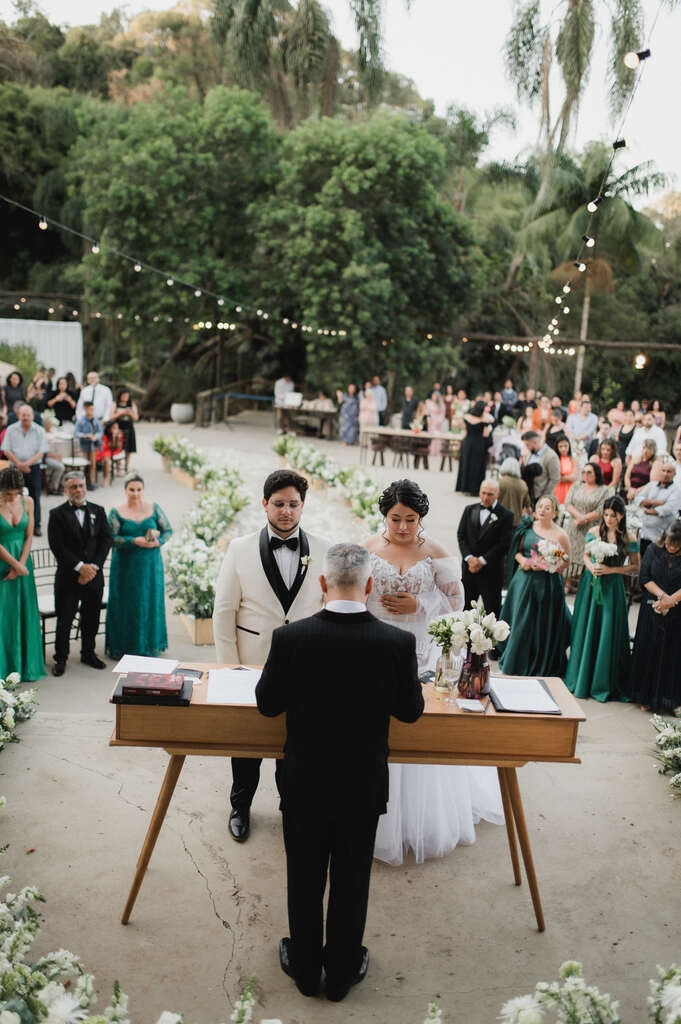 cerimonia de casamento ao ar livre