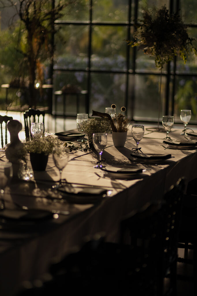 Casamento preto e branco viraliza por esbanjar personalidade