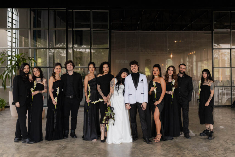 Casamento preto e branco viraliza por esbanjar personalidade