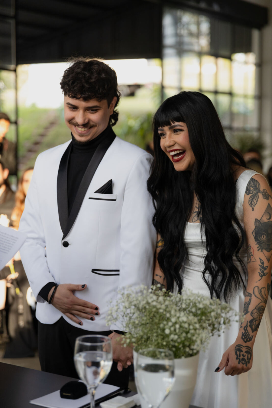 Casamento preto e branco viraliza por esbanjar personalidade