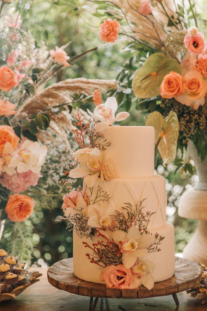 bolo de casamento com flores