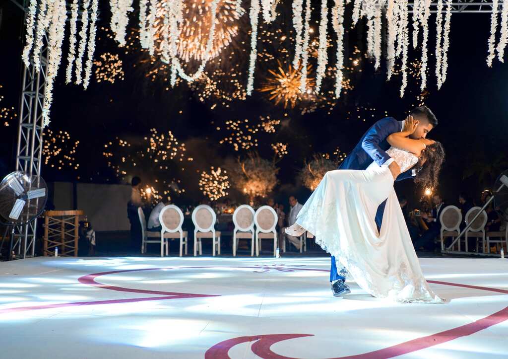 casal dançando com coreografia para casamento