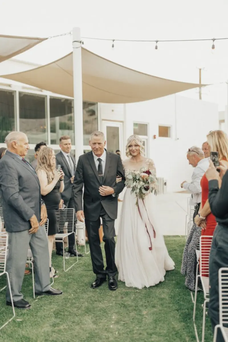 cortejo de casamento entrada da noiva com o pai