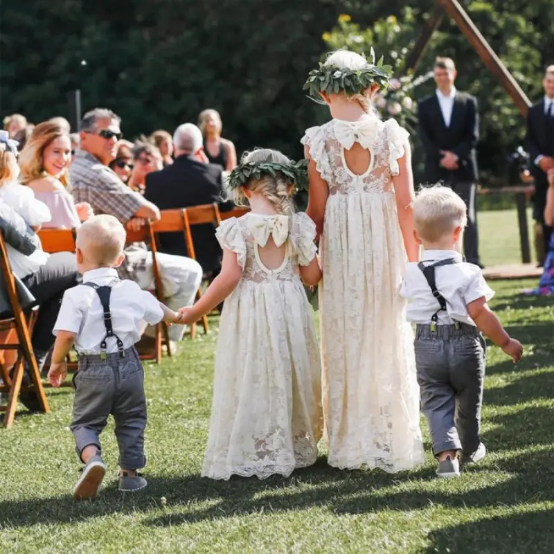 entrada de daminha e pajens em cortejo