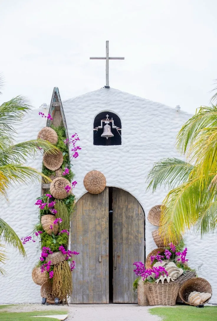 igreja com deocração romantica