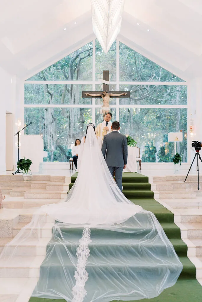 decoração de casamento com passadeira verde
