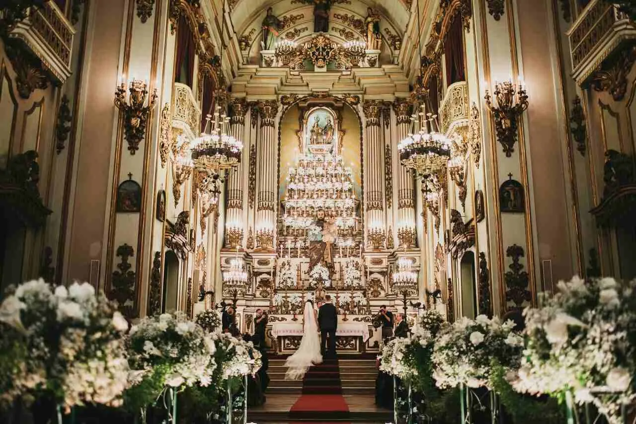 Casamento na igeja a noite