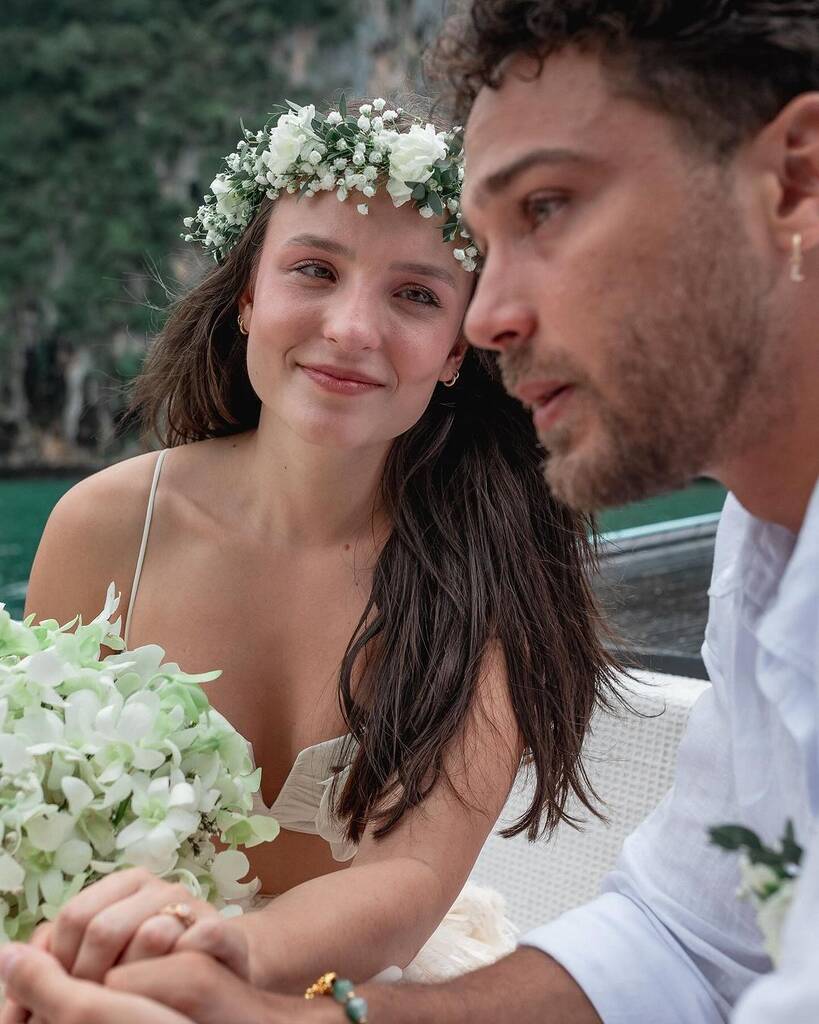 Larissa Manoela se casa novamente em cerimônia romântica na praia