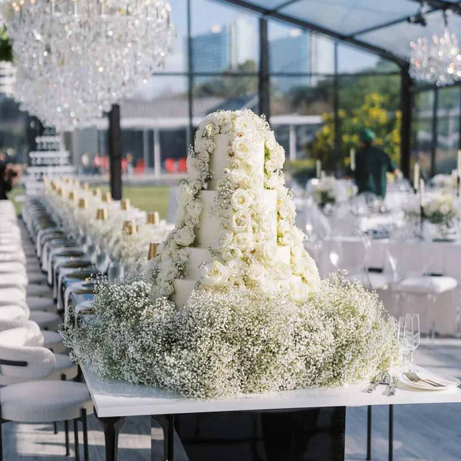  bolo-de-casamento-com-decoracao-em-volta (1)