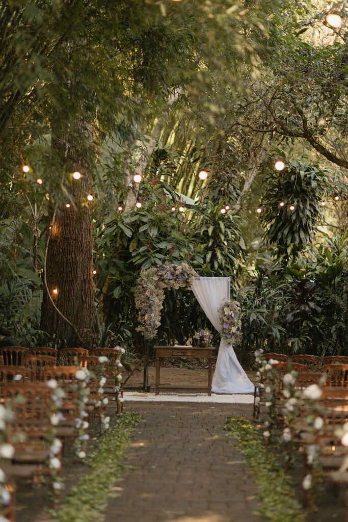 altar de casamento rústico e floral