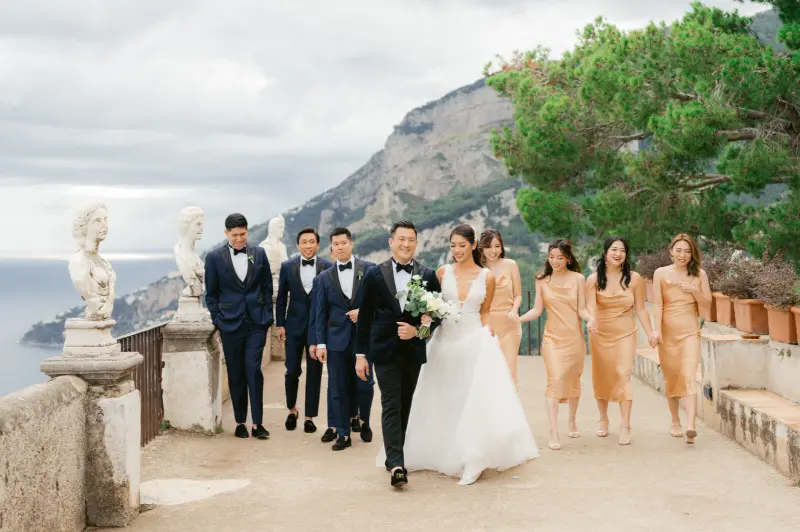 foto de noivos com padrinhos de casamento