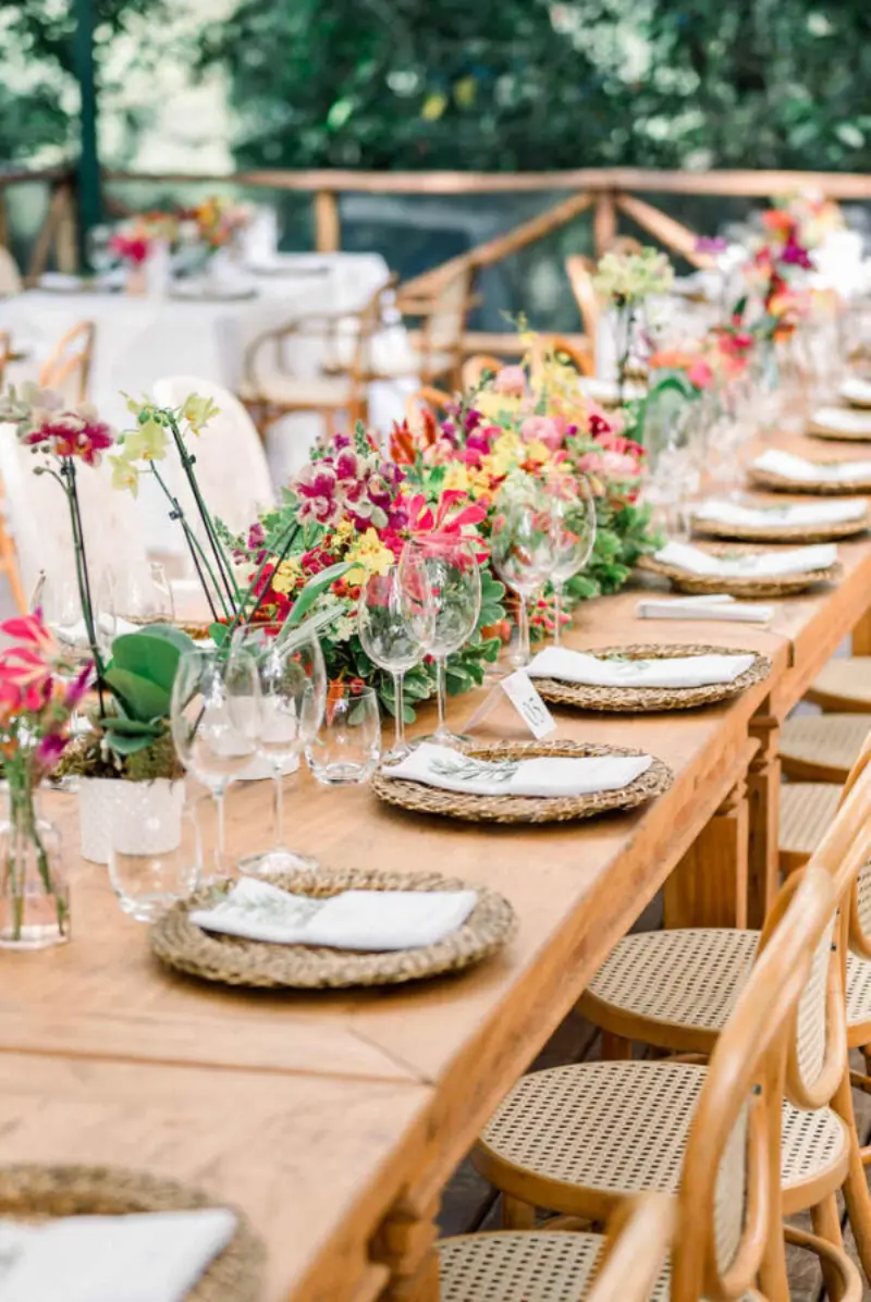 mesa comunitária em mini wedding