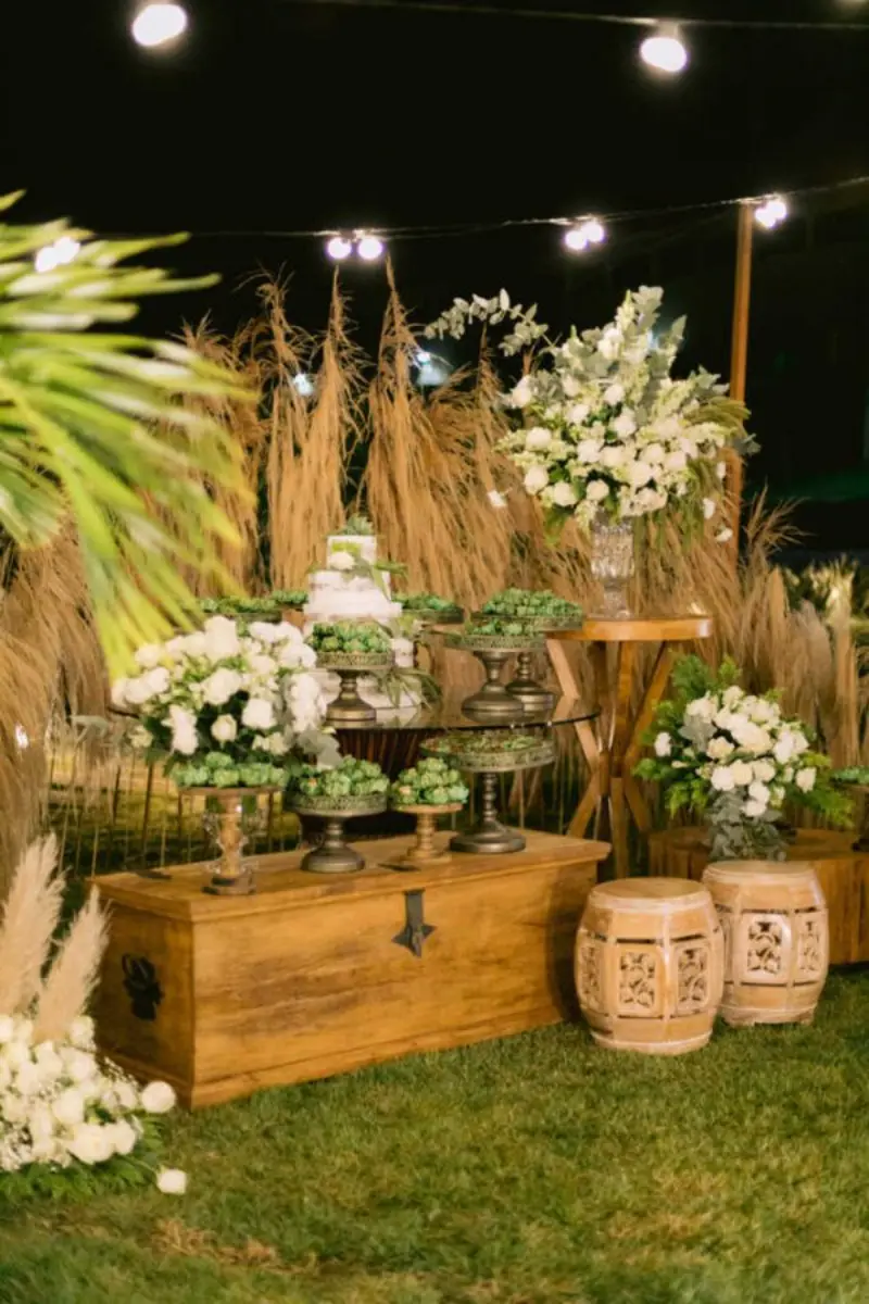 mesa de doces diferente em bau