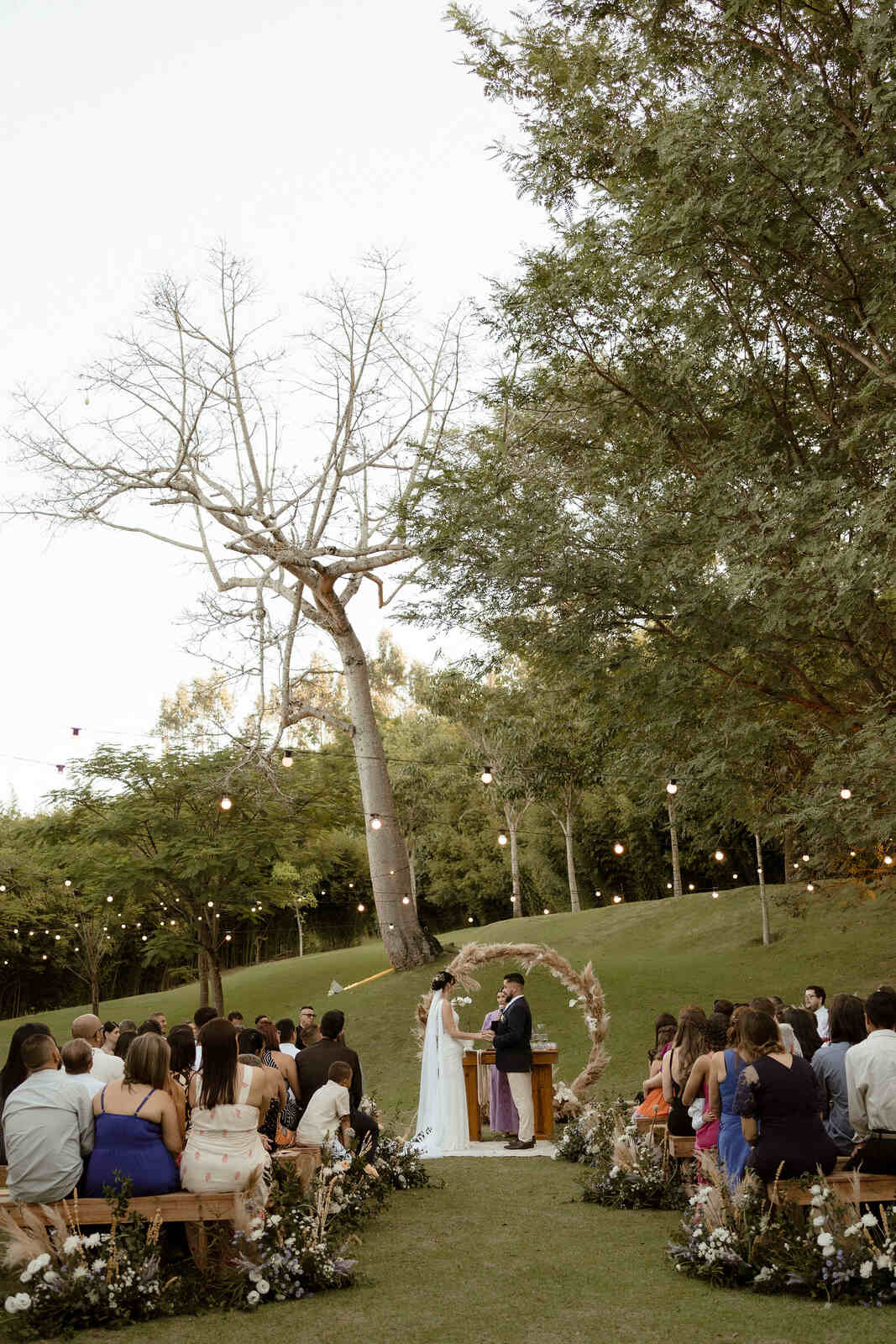 cerimonia de casamento no campo