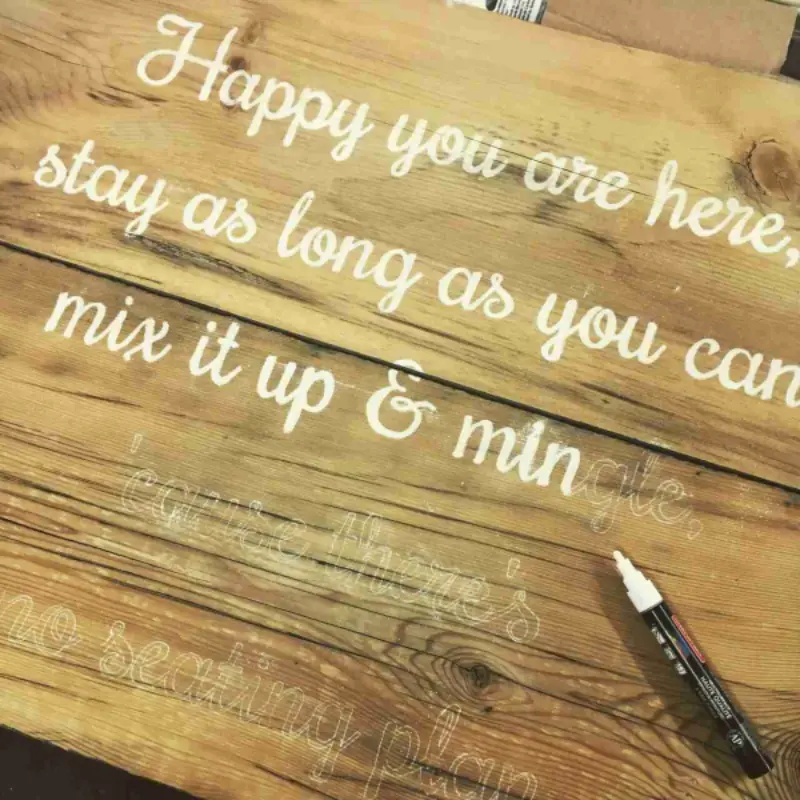 plaquinha de casamento com frase em ingles