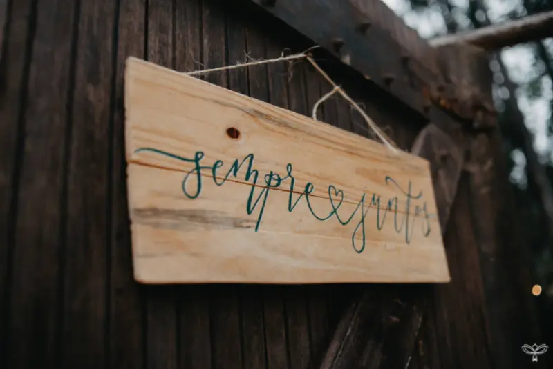 plaquinha de casamento rústica