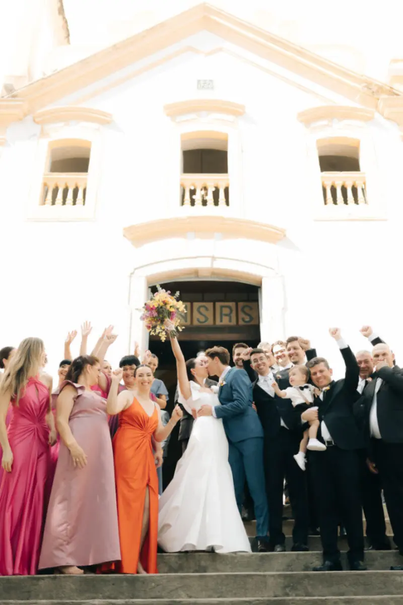 saída dos noivos na igreja