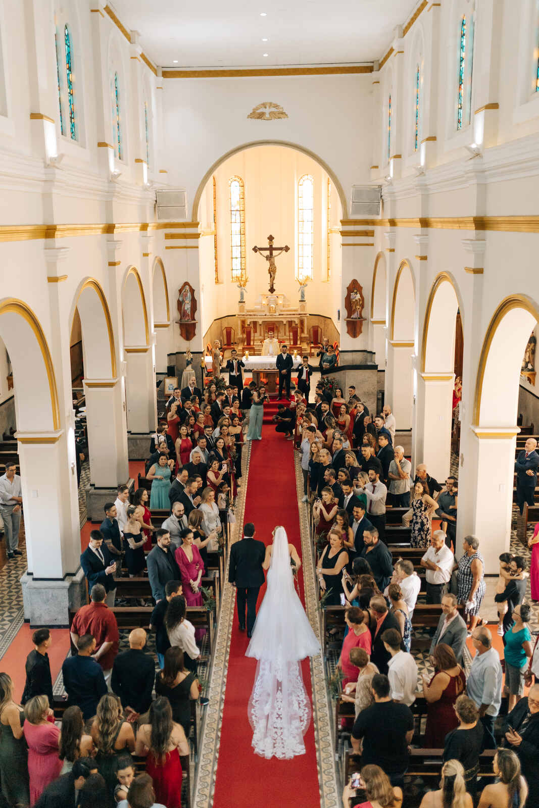 entrada da noiva na igreja