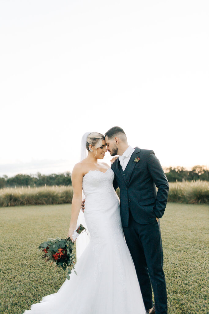 ensaio de casamento no campo