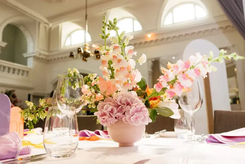 centro de mesa com rosas