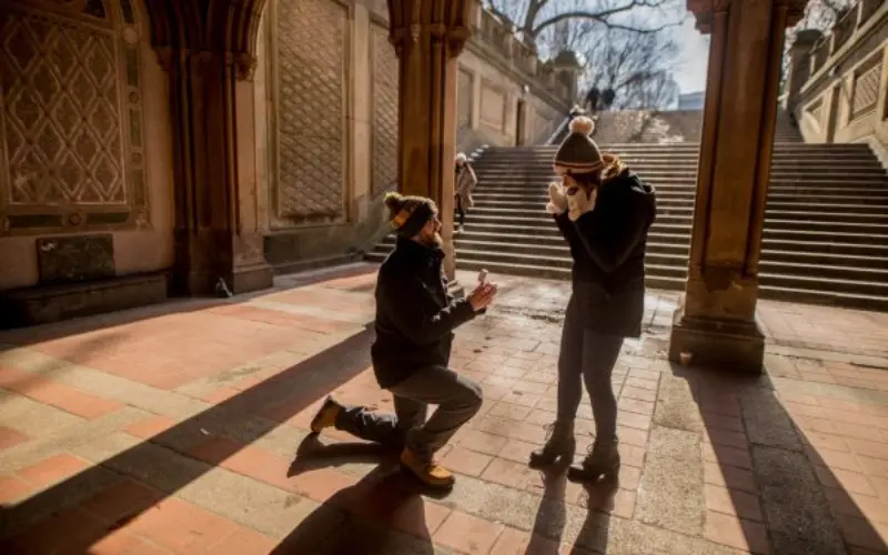 pedido de casamento em escadaria
